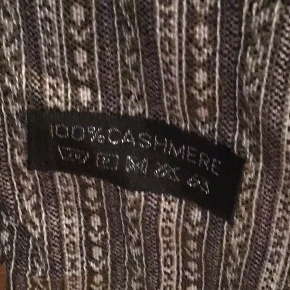 Cashmere Scarf orThrow - Picture 2 of 3